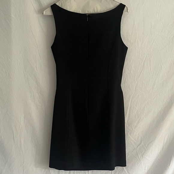 NWT Woman’s size 6 R & M Richards little black dress $24 - Picture 2 of 9